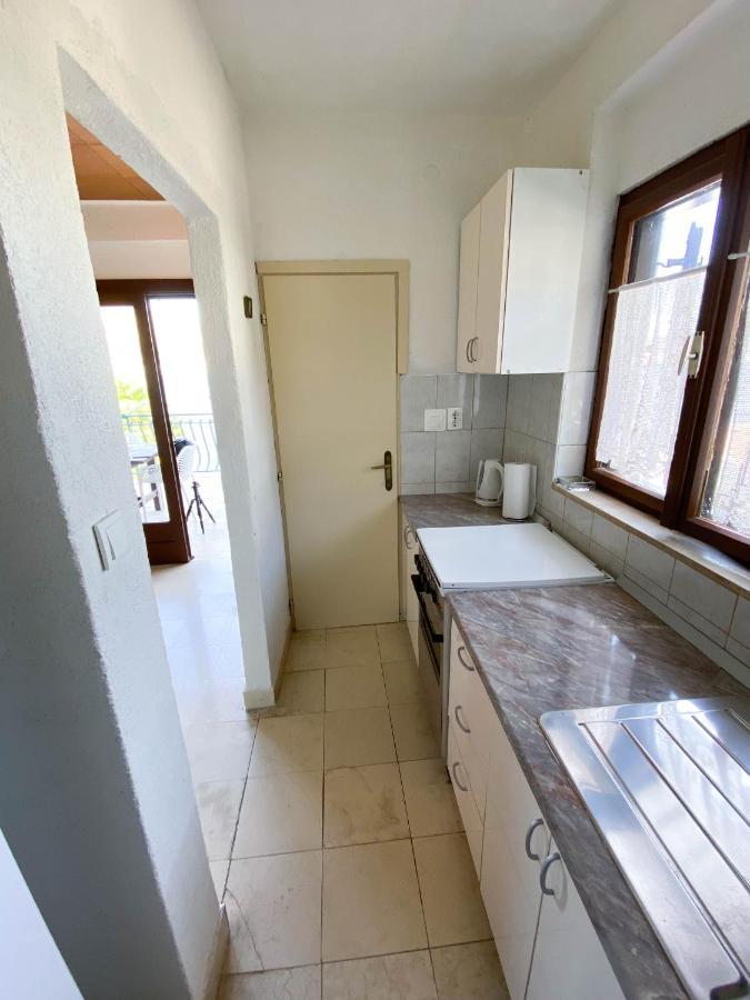 Donji Okrug  Seaview & Beachfront Apartments Jakov מראה חיצוני תמונה