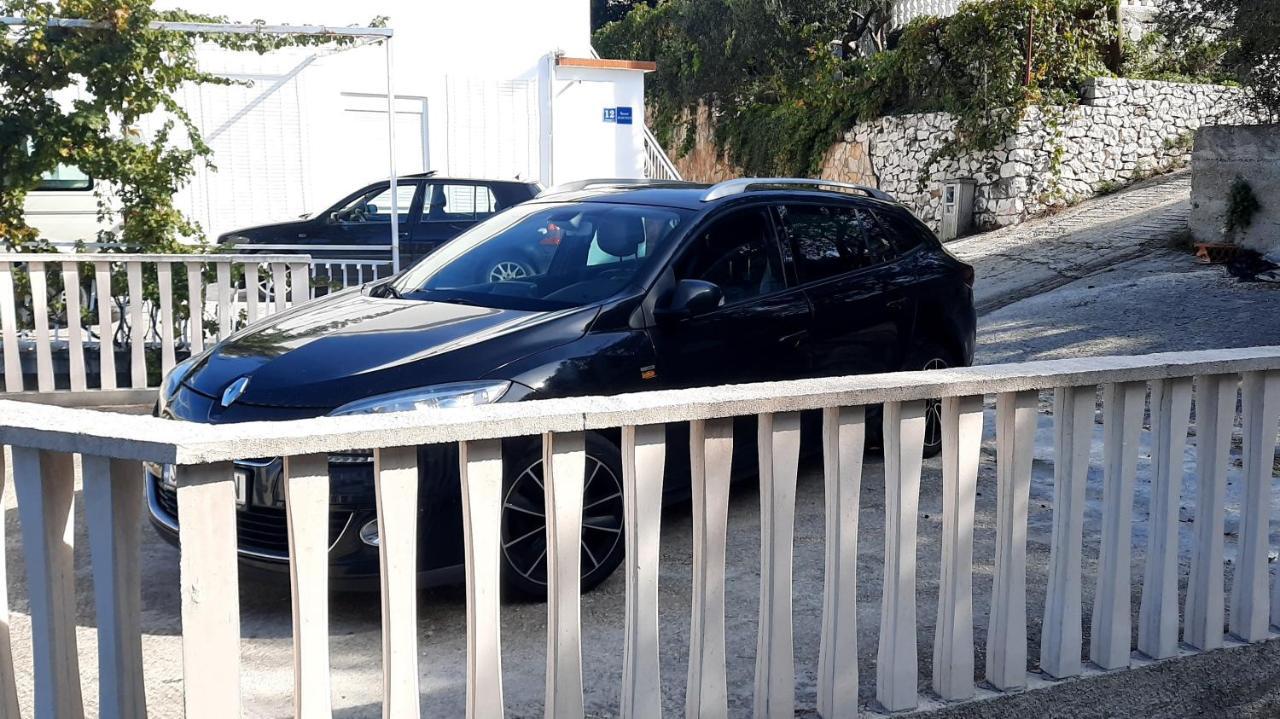 Donji Okrug  Seaview & Beachfront Apartments Jakov מראה חיצוני תמונה