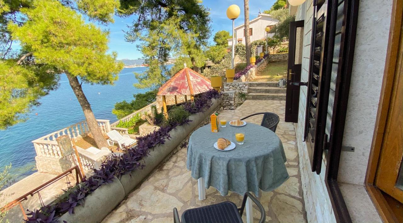 Donji Okrug  Seaview & Beachfront Apartments Jakov מראה חיצוני תמונה