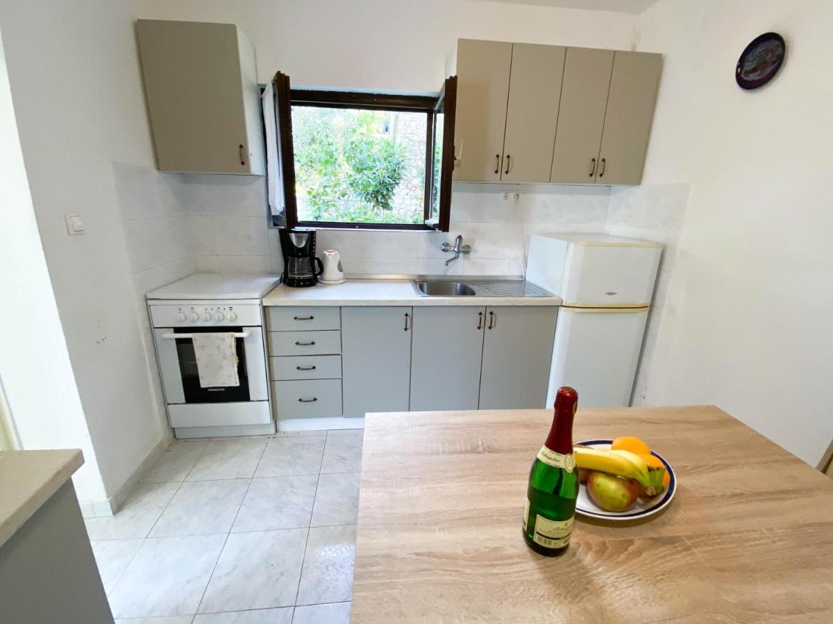 Donji Okrug  Seaview & Beachfront Apartments Jakov מראה חיצוני תמונה