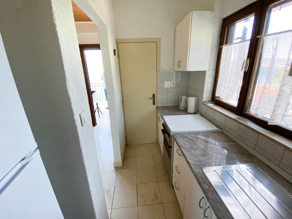 Donji Okrug  Seaview & Beachfront Apartments Jakov מראה חיצוני תמונה