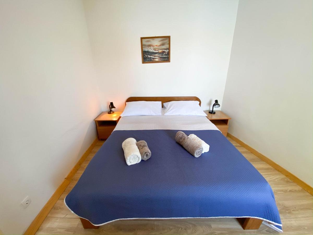 Donji Okrug  Seaview & Beachfront Apartments Jakov מראה חיצוני תמונה