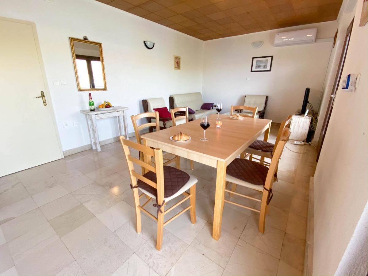 Donji Okrug  Seaview & Beachfront Apartments Jakov מראה חיצוני תמונה