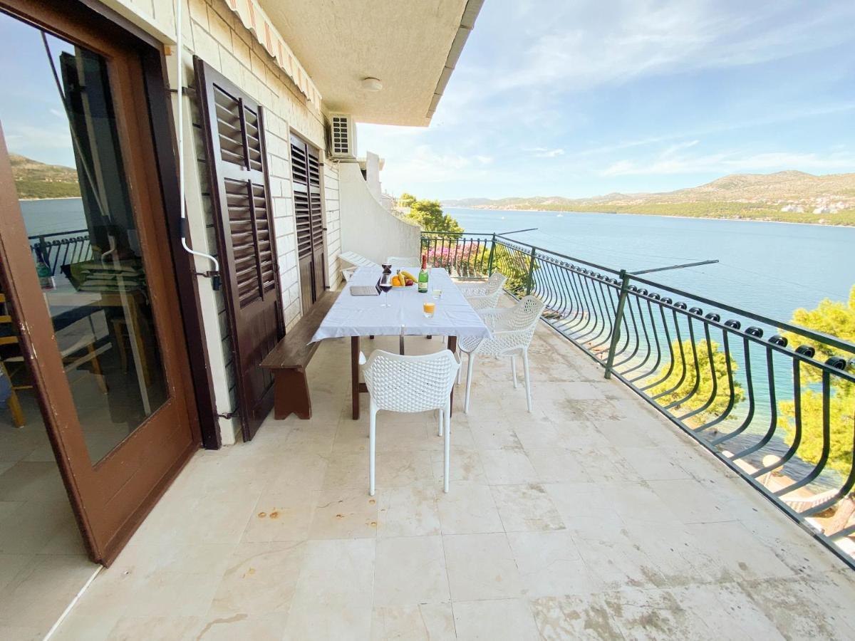 Donji Okrug  Seaview & Beachfront Apartments Jakov מראה חיצוני תמונה