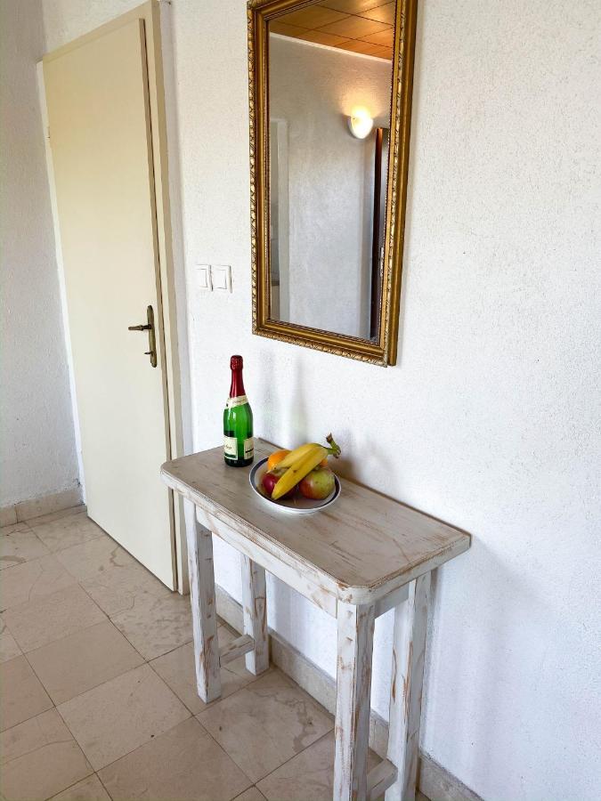 Donji Okrug  Seaview & Beachfront Apartments Jakov מראה חיצוני תמונה