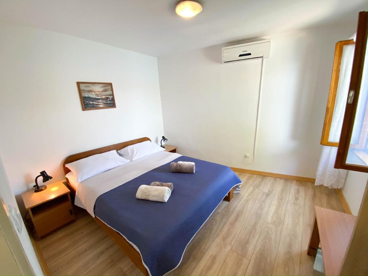 Donji Okrug  Seaview & Beachfront Apartments Jakov מראה חיצוני תמונה