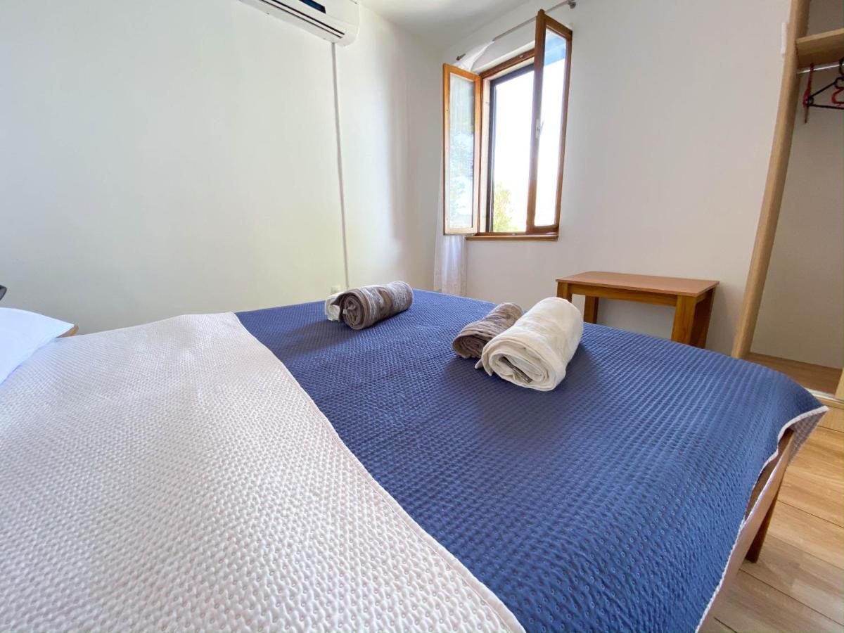 Donji Okrug  Seaview & Beachfront Apartments Jakov מראה חיצוני תמונה