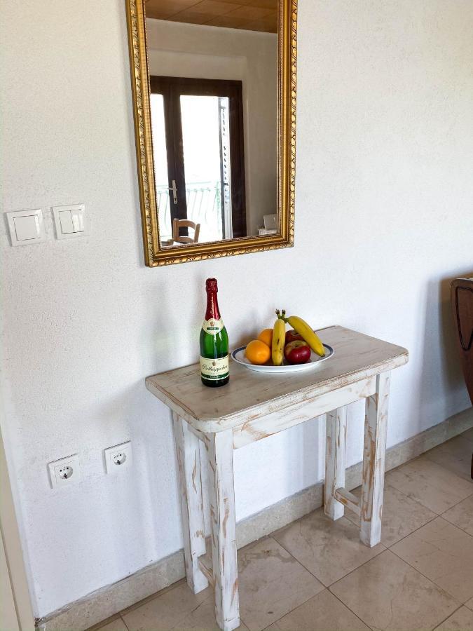 Donji Okrug  Seaview & Beachfront Apartments Jakov מראה חיצוני תמונה
